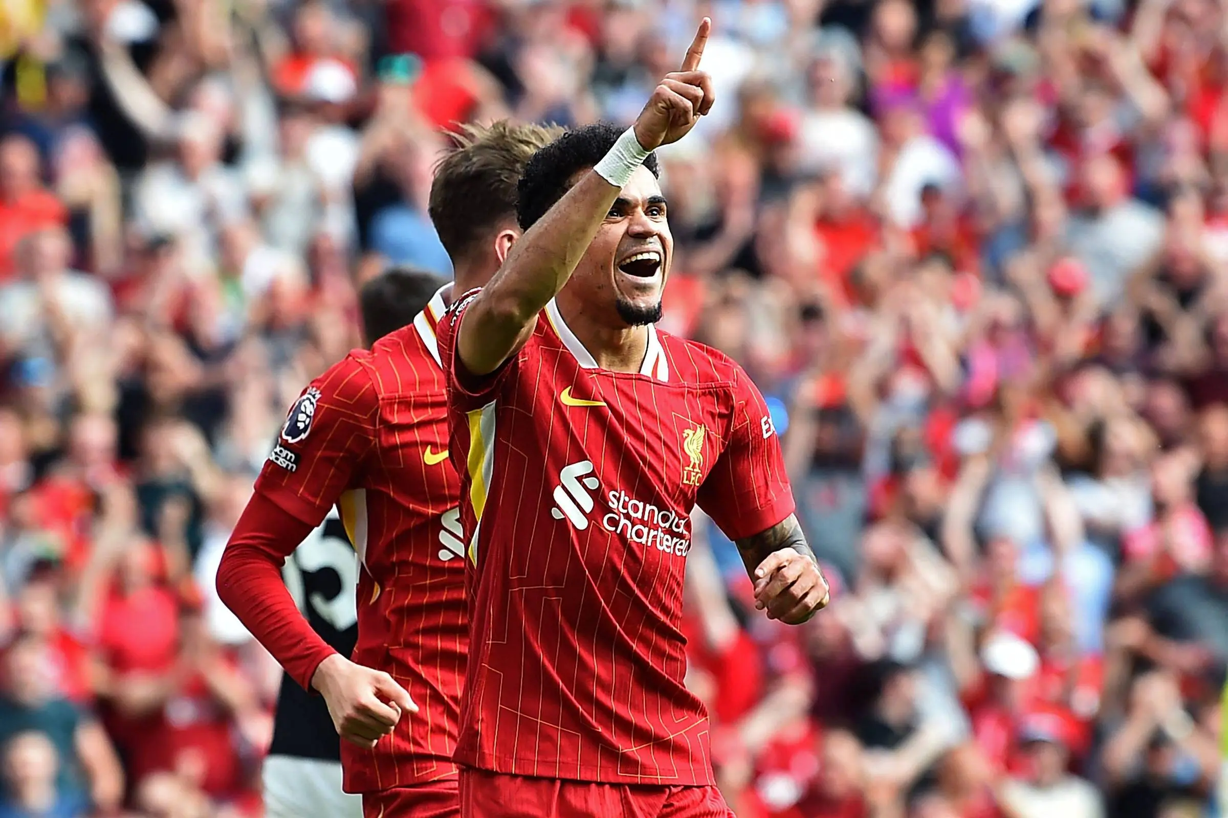 Liverpool, já campeão, enfrenta o Brighton 1