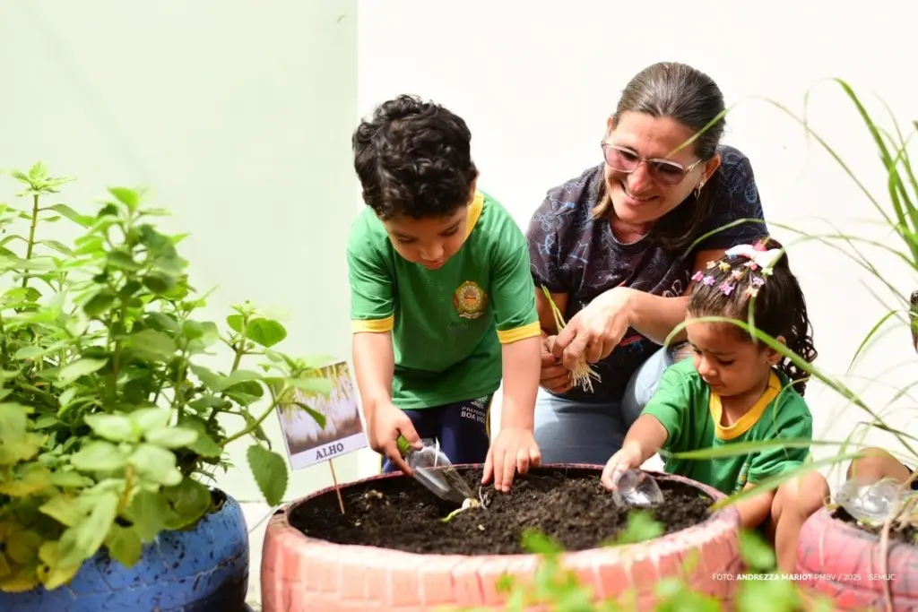 HORTA ESCOLAR - Crianças aprendem sobre cultivo, alimentação saudável e sustentabilidade em escola de Boa Vista 1 25810a1ff5ed762d9ae85d0f4eee4d48
