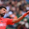 Aniversariante, Djokovic consegue revanche e faz semi em Genebra
