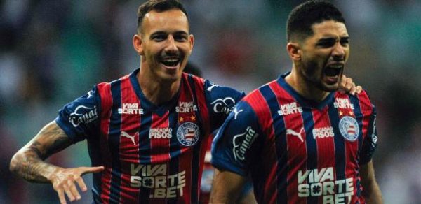 Michel Araújo comemora gol marcado pelo Bahia contra o Paysandu, na Copa do Brasil