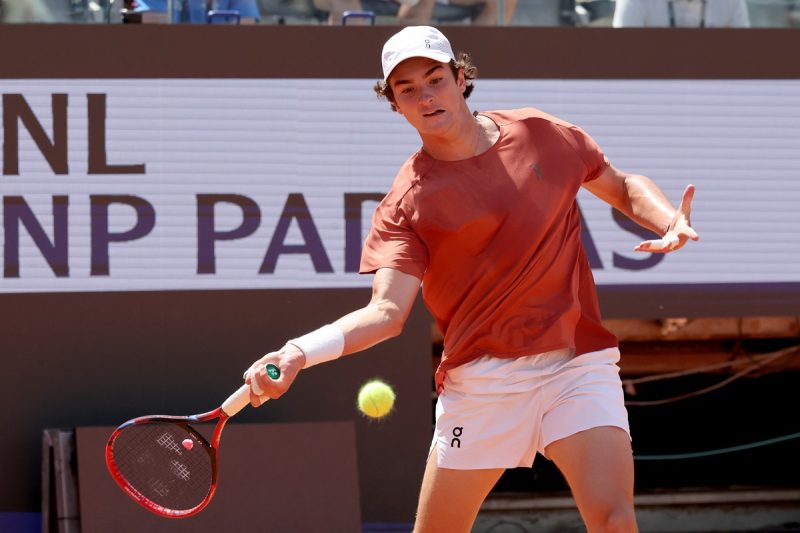 Bia joga cedo, Fonseca fecha e Djokovic estreia em Paris
