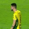 Pode isso? Reinaldo comemora gol do Mirassol contra o São Paulo beijando bandeira tricolor; assista | mirassol
