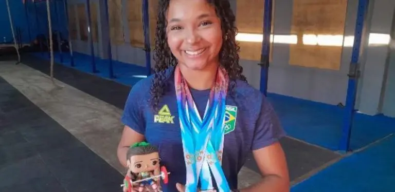 Ela foi do treino com vassoura a recorde mundial: 'Felicidade inexplicável'