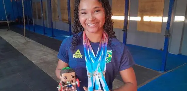 Ela foi do treino com vassoura a recorde mundial: 'Felicidade inexplicável'