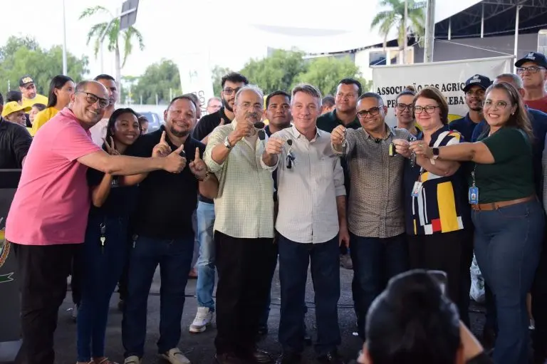 Entrega de 11 novos caminhoes para produtores rurais de Roraima 16