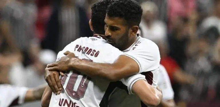 Fluminense goleia, afasta zebra e vai às oitavas da Copa do Brasil
