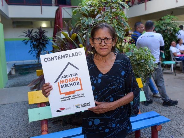 Governo entrega 160 cartas de contemplacao para moradores de Boa Vista 2