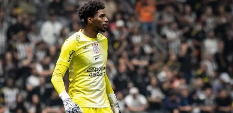 Hugo faz milagres, e Corinthians misto segura empate com Atlético-MG
