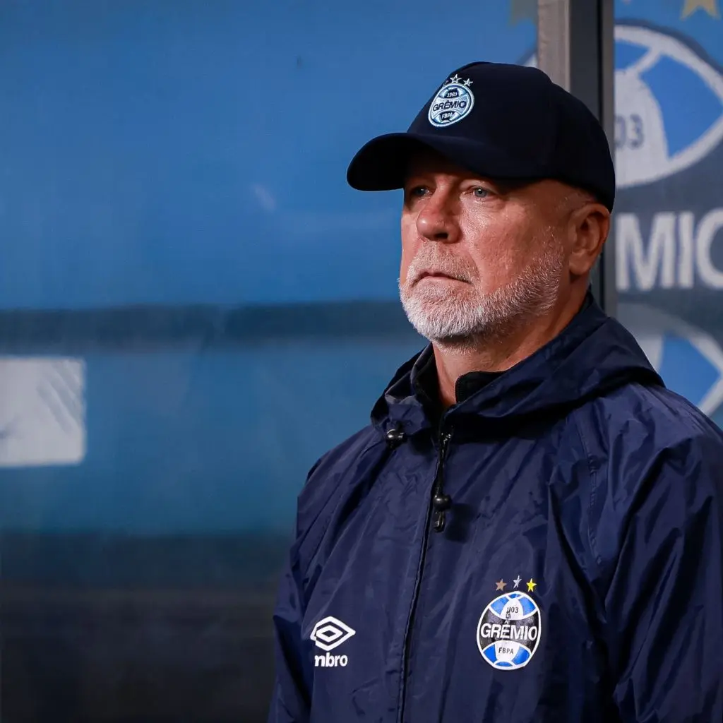 Mano assume responsabilidade pela eliminação do Grêmio, avalia atuação e reclama de gol anulado | grêmio