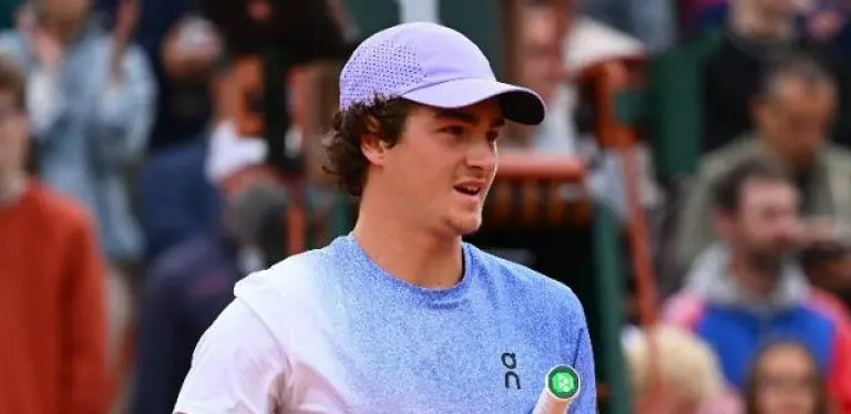 João Fonseca em sua estreia em Roland Garros