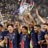 Marquinhos levanta taça de campeão da Champions League; PSG venceu Inter de Milão