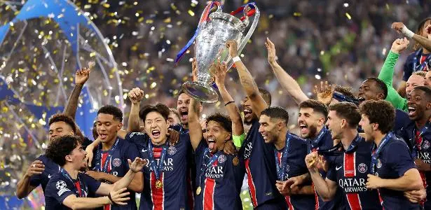 PSG aplica goleada na Inter e quebra recorde que pertencia ao maior rival dos italianos. 1 Marquinhos levanta taça de campeão da Champions League; PSG venceu Inter de Milão