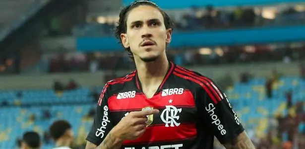 Pedro elogia o time do Flamengo e sua própria evolução após a lesão: "Estou cada vez melhor." 1 Pedro celebra gol em Flamengo x Botafogo-PB, partida da Copa do Brasil