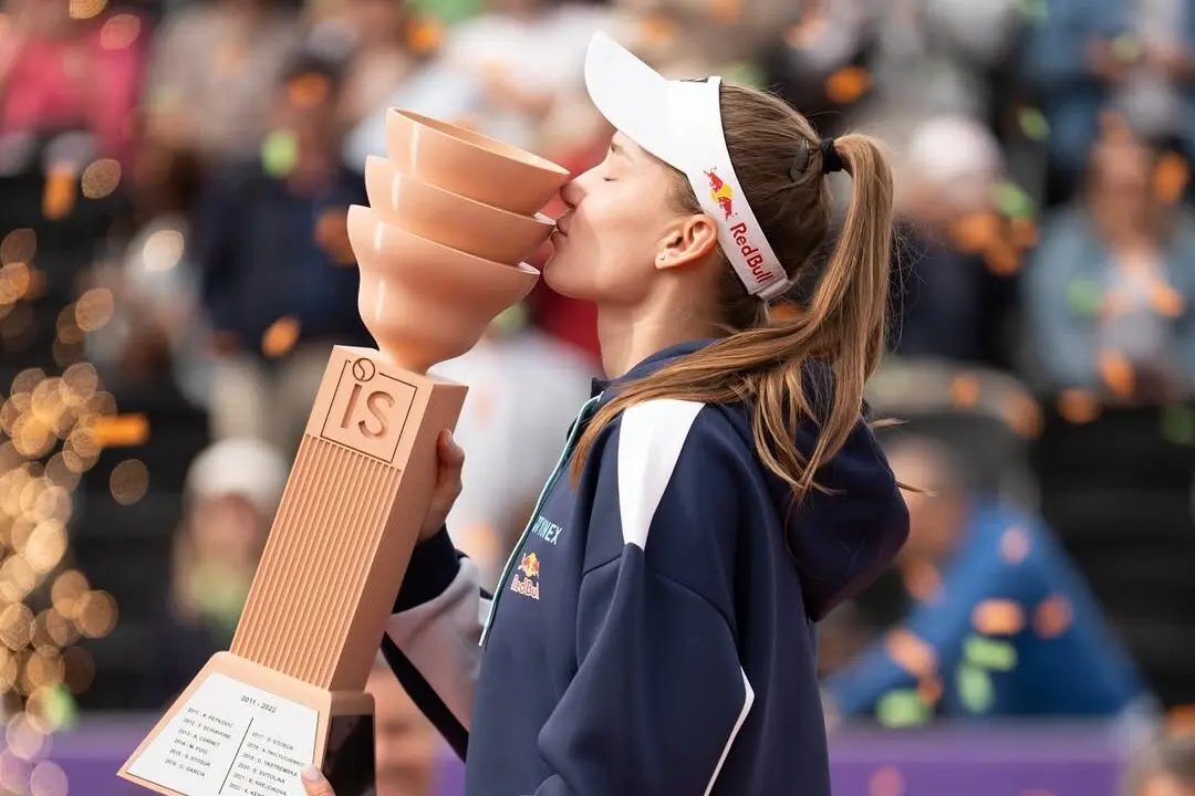 Rybakina diz que título eleva confiança antes da disputa em Paris