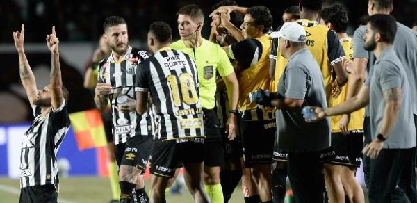Santos vence com Neymar em campo e gol de Guilherme após 3 meses