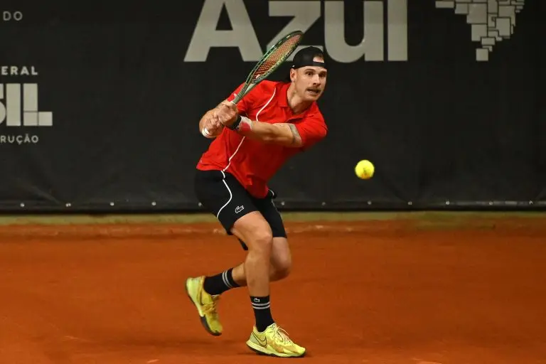 Sell vence apenas dois games em sua primeira partida de ATP
