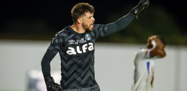 Tiago Volpi, goleiro do Grêmio