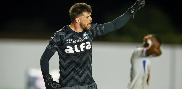 Tiago Volpi, goleiro do Grêmio