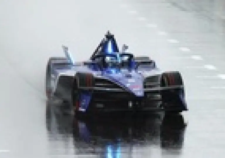 f e vandoorne vence chuvosa corrida 1 de toquio di grassi e 17 1747476890919 v2 142x100