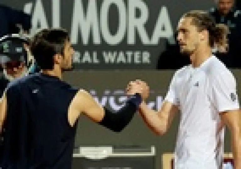 zverev lamenta chances perdidas e reclama da mudanca de bola em roma 1747271389702 v2 142x100