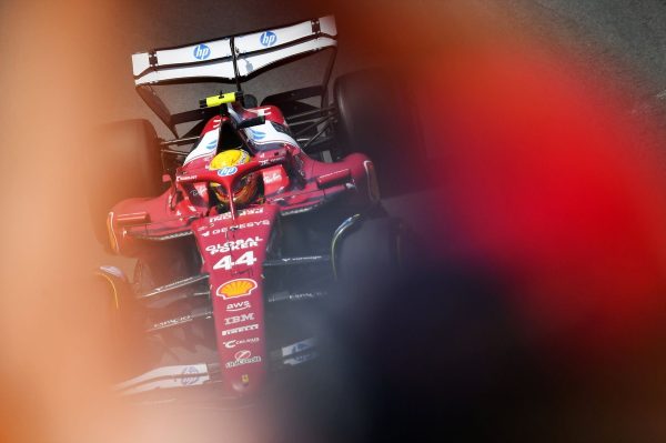 ANÁLISE F1 - Ferrari está dividida em relação ao futuro: melhorar o SF-25 ou focar em 2026?