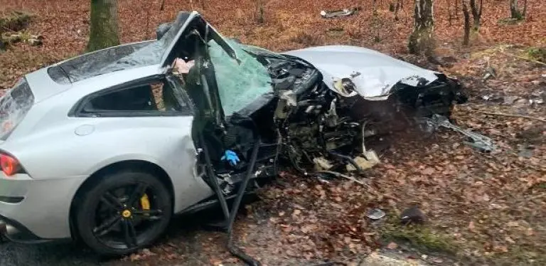 Ferrari de Michail Antonio, do West Ham, destruída em acidente