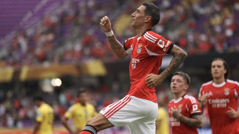 Di Maria, camisa 11 do Benfica, pela segunda rodada do Grupo C da Copa do Mundo de Clubes
