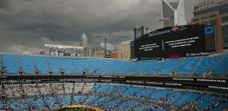 Tempestade se aproximando do Bank of America Stadium, palco de Benfica x Chelsea no Mundial