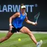 Bia cai diante de Paolini nas quartas, mas volta ao top 20 da WTA