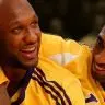 Lamar Odon (esquerda) ao lado de Kobe Bryant em atuação pelo Lakers