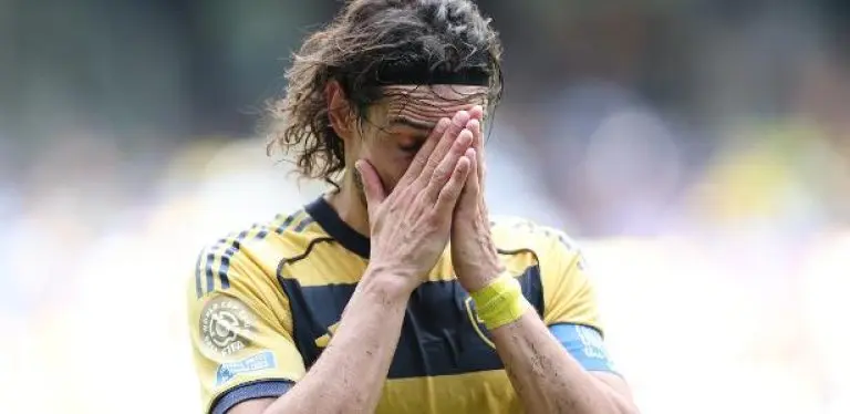 Cavani se lamenta durante jogo entre Boca Juniors e Auckland City no Mundial