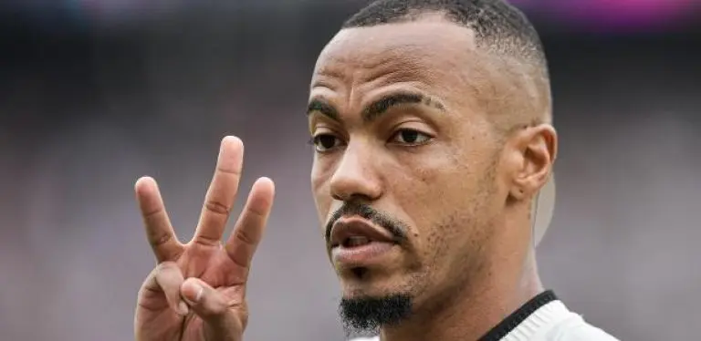 Marlon Freitas (foto), Gregore e Allan preencherão meio de campo do time carioca