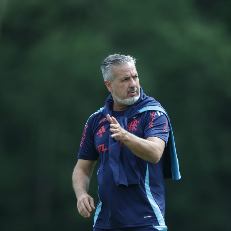 Boto divulga as duas posições que o Flamengo está buscando no mercado para fortalecer a equipe. 1 Boto revela as duas posições que o Flamengo busca no mercado para reforçar o elenco | flamengo