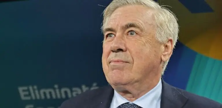 Carlo Ancelotti, técnico do Brasil, durante jogo contra o Paraguai