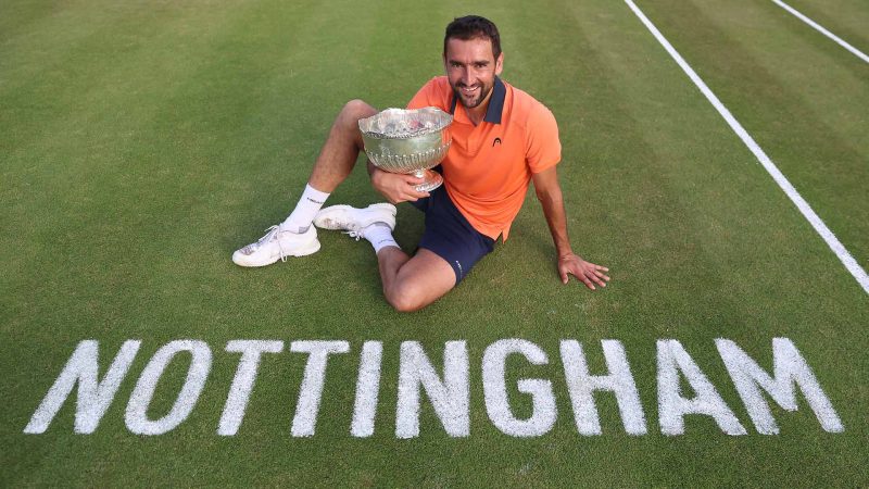 Cilic quebra recorde e retorna ao top 100 após conquistar título na grama. 1 Cilic quebra recorde e volta ao top 100 com título na grama