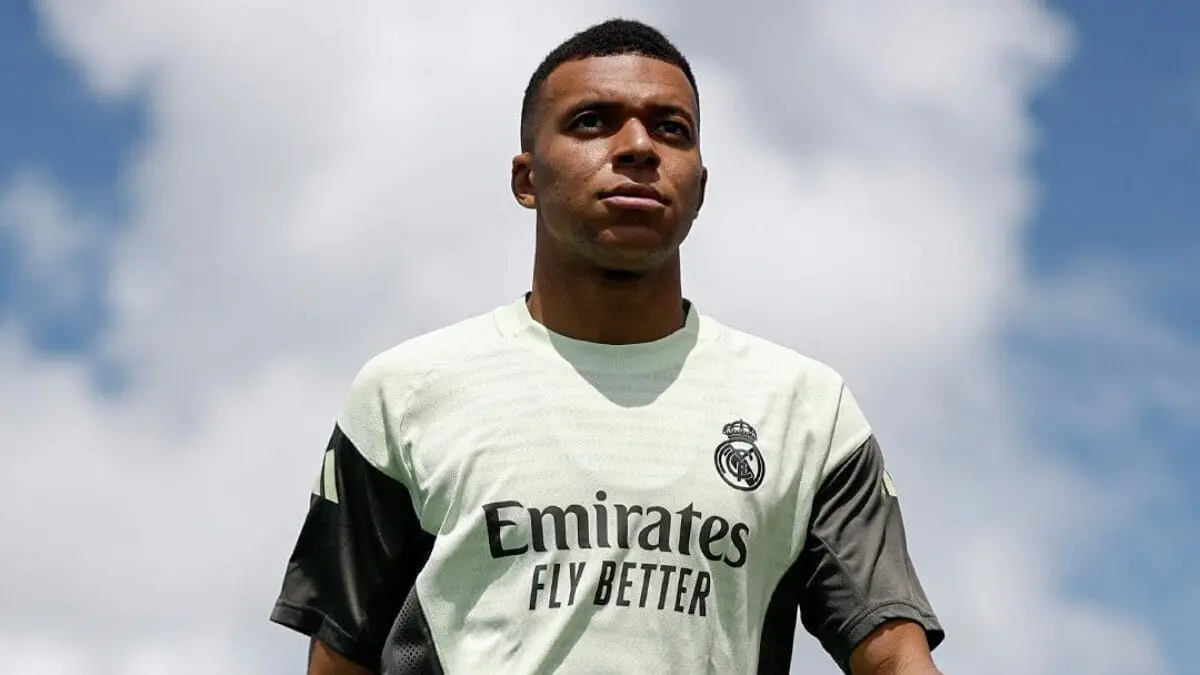 Mbappé foi hospitalizado e perdeu duas partidas da Copa do Mundo de Clubes (Foto: Redes Sociais, Real Madrid)