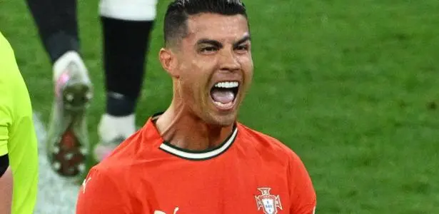 Cristiano Ronaldo brilha, Portugal supera a Alemanha e avança para a final. 1 Cristiano Ronaldo comemora gol marcado por Portugal contra a Alemanha na Liga das Nações