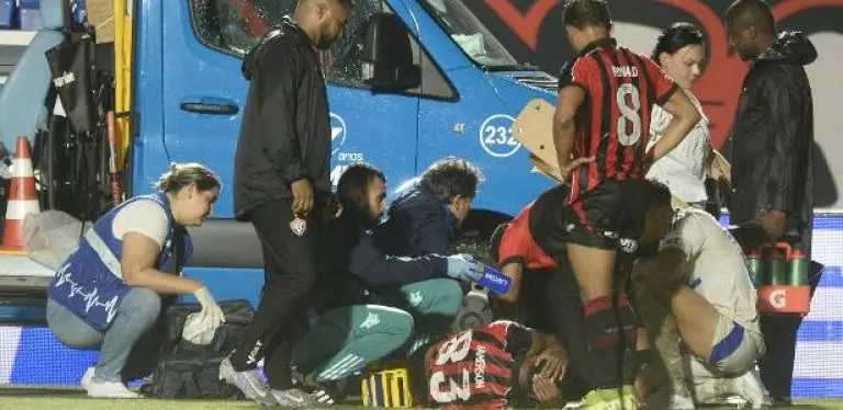 Cruzeiro empata em jogo com lesão assustadora e vê liderança escapar