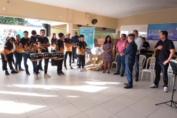 Entrega de instrumentos musicais para fanfarras 5
