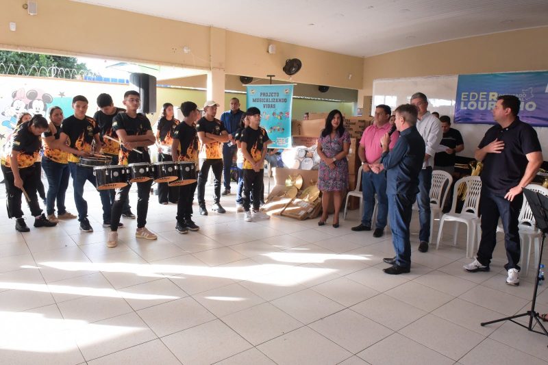 Entrega de instrumentos musicais para fanfarras 5