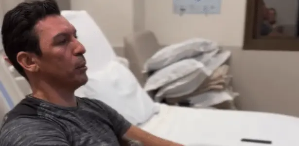 Ex-zagueiro Lúcio exibe progresso na fisioterapia em hospital após o acidente. 1 Lúcio realizando fisioterapia no Hispital Nora Teixeira, em Porto Alegre