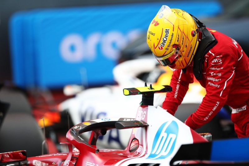 F1: Hamilton é comparado a piloto da MotoGP que viveu fase difícil