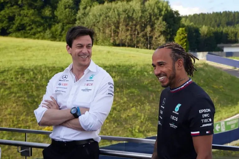 F1: Wolff aponta motivos para dificuldades de Hamilton na Ferrari