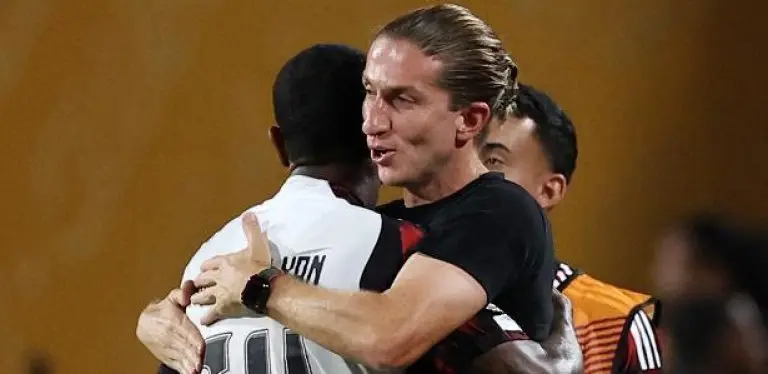 "Ele não tem medo e já é uma realidade", disse técnico sobre meia de 20 anos