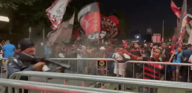 Flamengo: Juca e Massini questionam ação da polícia no AeroFla