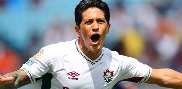 Fluminense derrota o Inter e assegura a presença de dois brasileiros entre os oito no Mundial. 1 Cano comemora gol marcado pelo Fluminense contra a Inter de Milão no Mundial