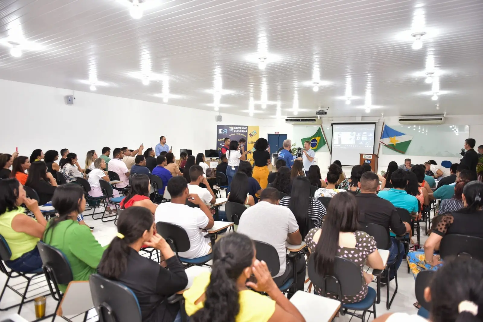 IERR organiza discussões sobre educação, sustentabilidade e políticas públicas em Mucajaí. 1 Incentivo a qualificacao para o mercado de trabalho Secom Roraima 2
