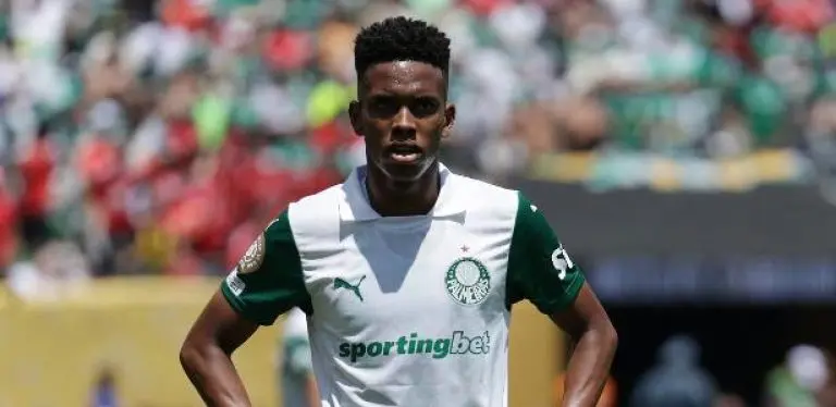 Estêvão, do Palmeiras, durante o jogo contra o Al Ahly, pelo Mundial