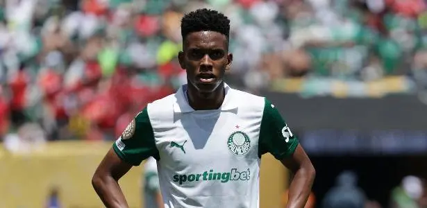 Estêvão, do Palmeiras, durante o jogo contra o Al Ahly, pelo Mundial