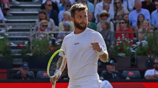 Moutet salva match-point e tira Fritz na estreia, Draper e Rune jogam 4ª